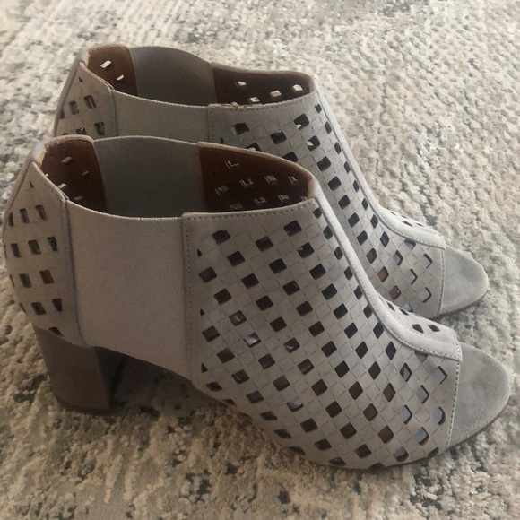 Aquatalia Shari Perforated Suede Cutout Peep Toe Pull On Booties 6 - Picture 2 of 8